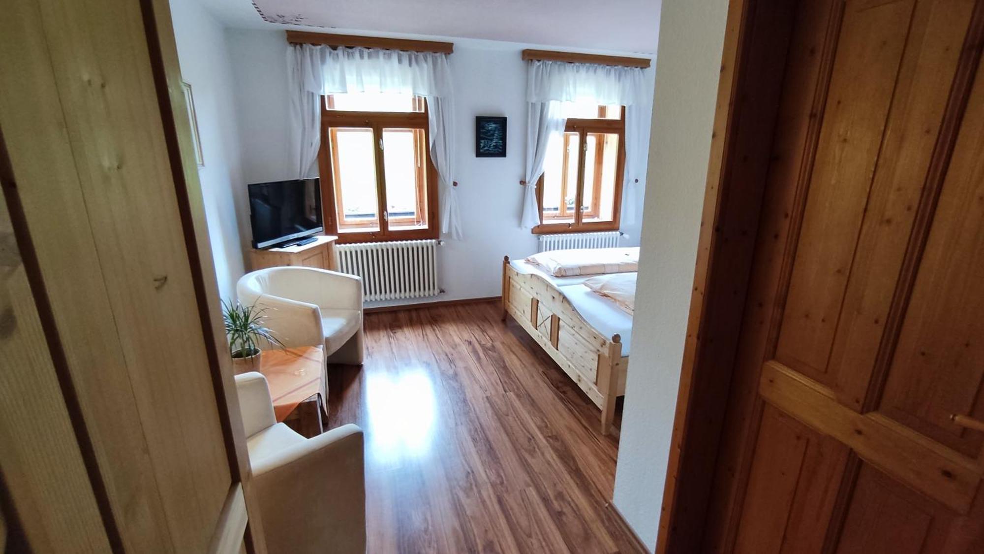 Berggasthaus & Pension Schoene Aussicht Клингенталь Экстерьер фото