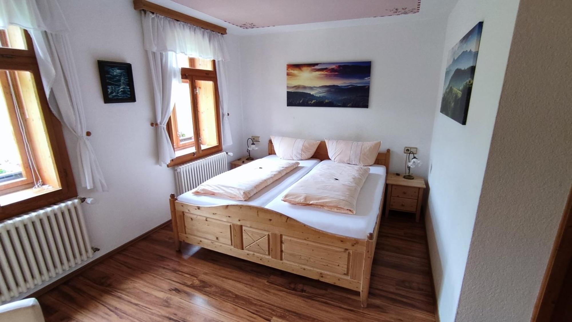 Berggasthaus & Pension Schoene Aussicht Клингенталь Экстерьер фото