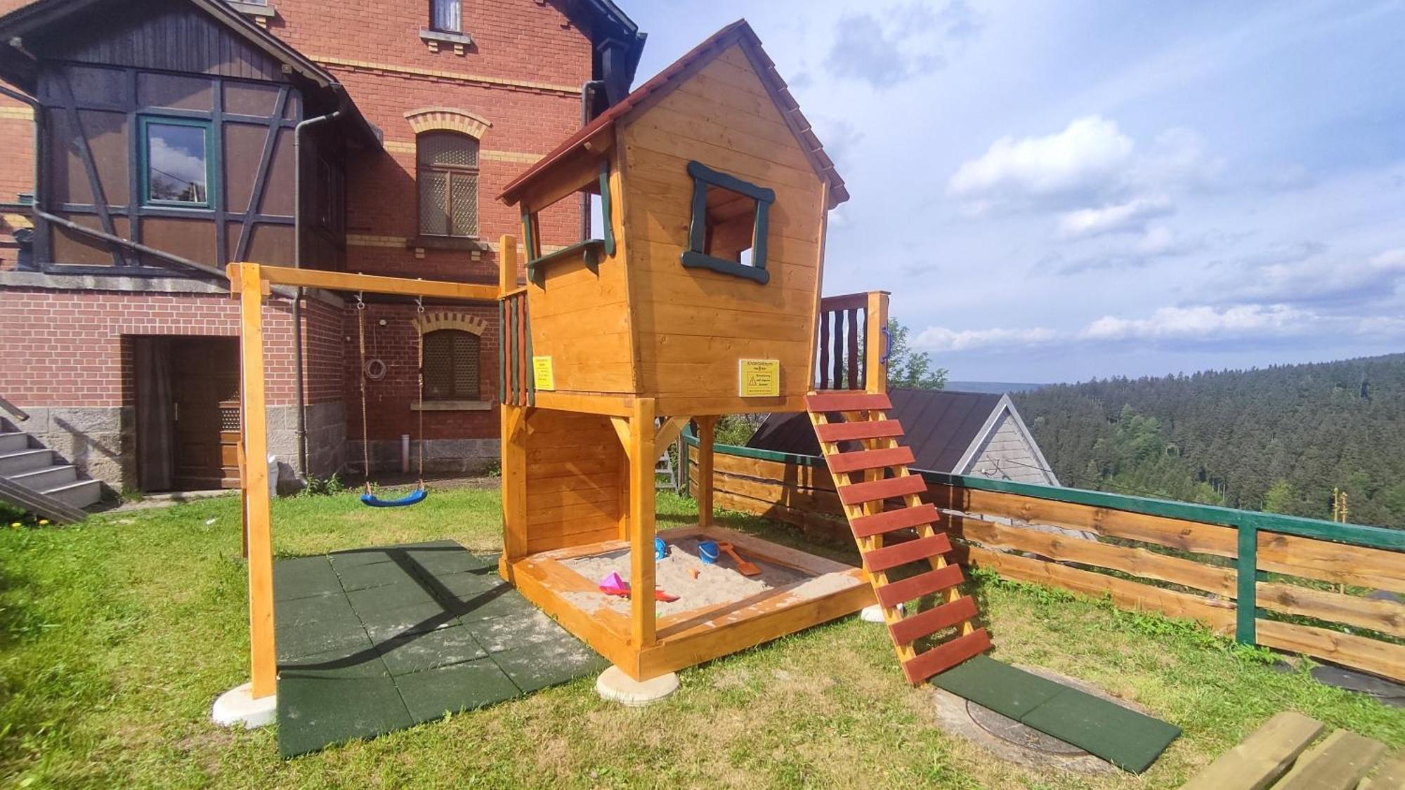 Berggasthaus & Pension Schoene Aussicht Клингенталь Экстерьер фото
